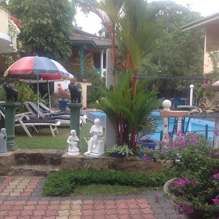 Hilda Guest House Hikkaduwa Exterior foto