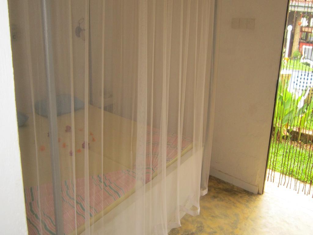 Hilda Guest House Hikkaduwa Zimmer foto